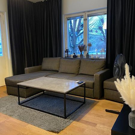 Fin Laegenhet Naera Centrum Örebro Extérieur photo