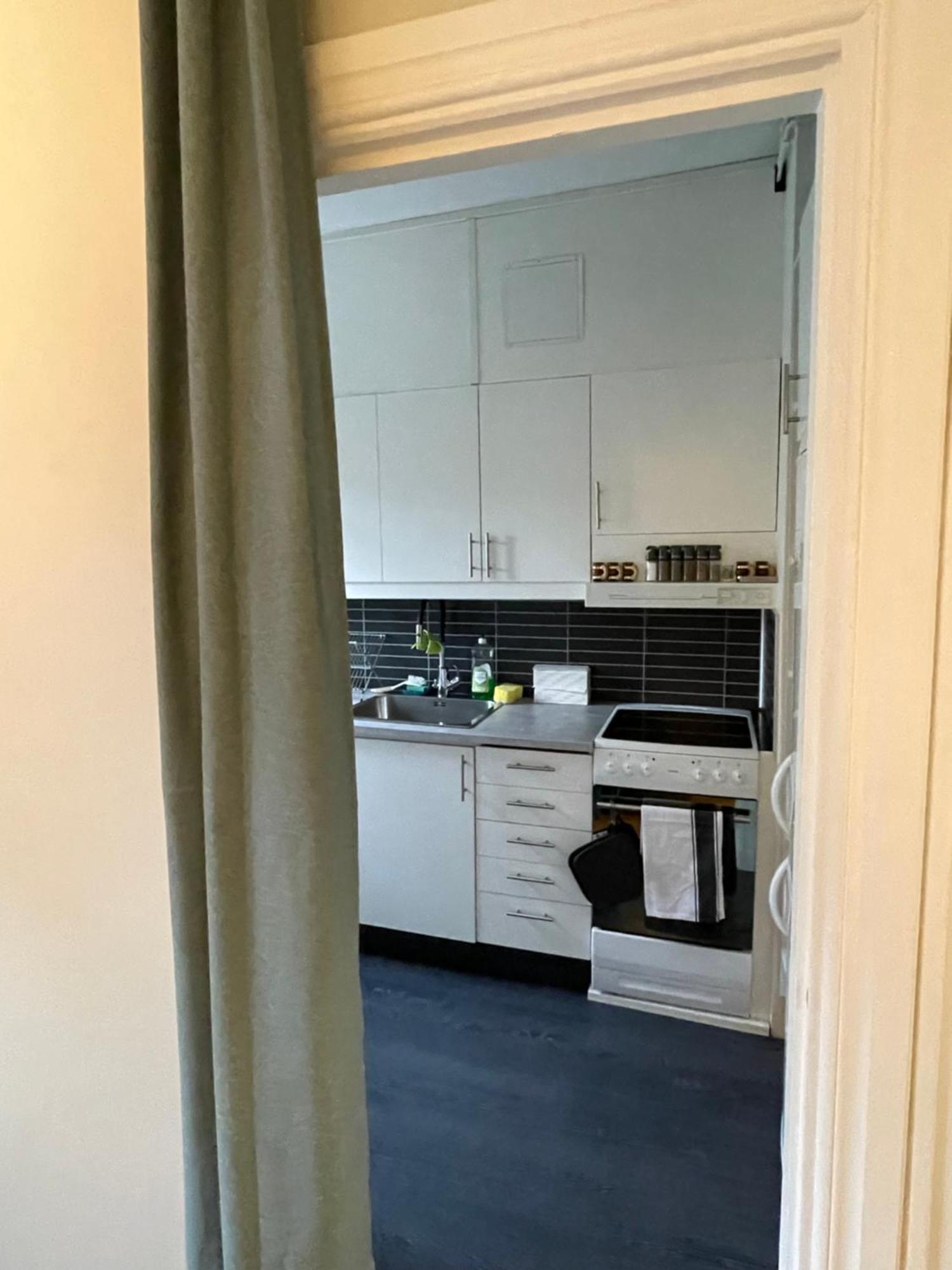 Fin Laegenhet Naera Centrum Örebro Extérieur photo